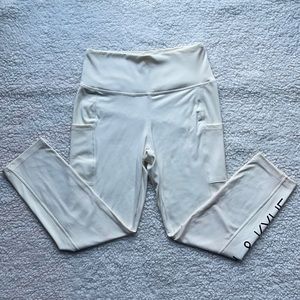 • Kendall & Kylie 7/8” leggings. Size: Small. Color: White.
